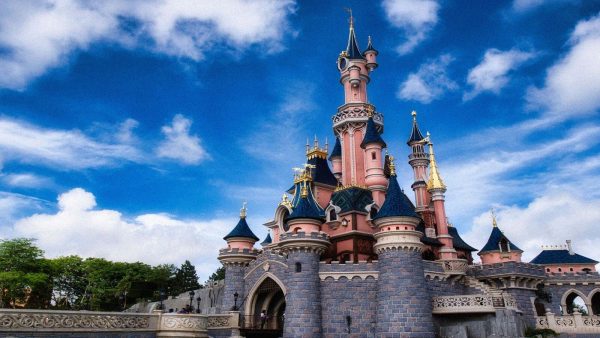 Disneyland Paris en août 2026&nbsp;: coupure du RER&nbsp;A et fermeture des parcs à 22&nbsp;h, comment s'organiser