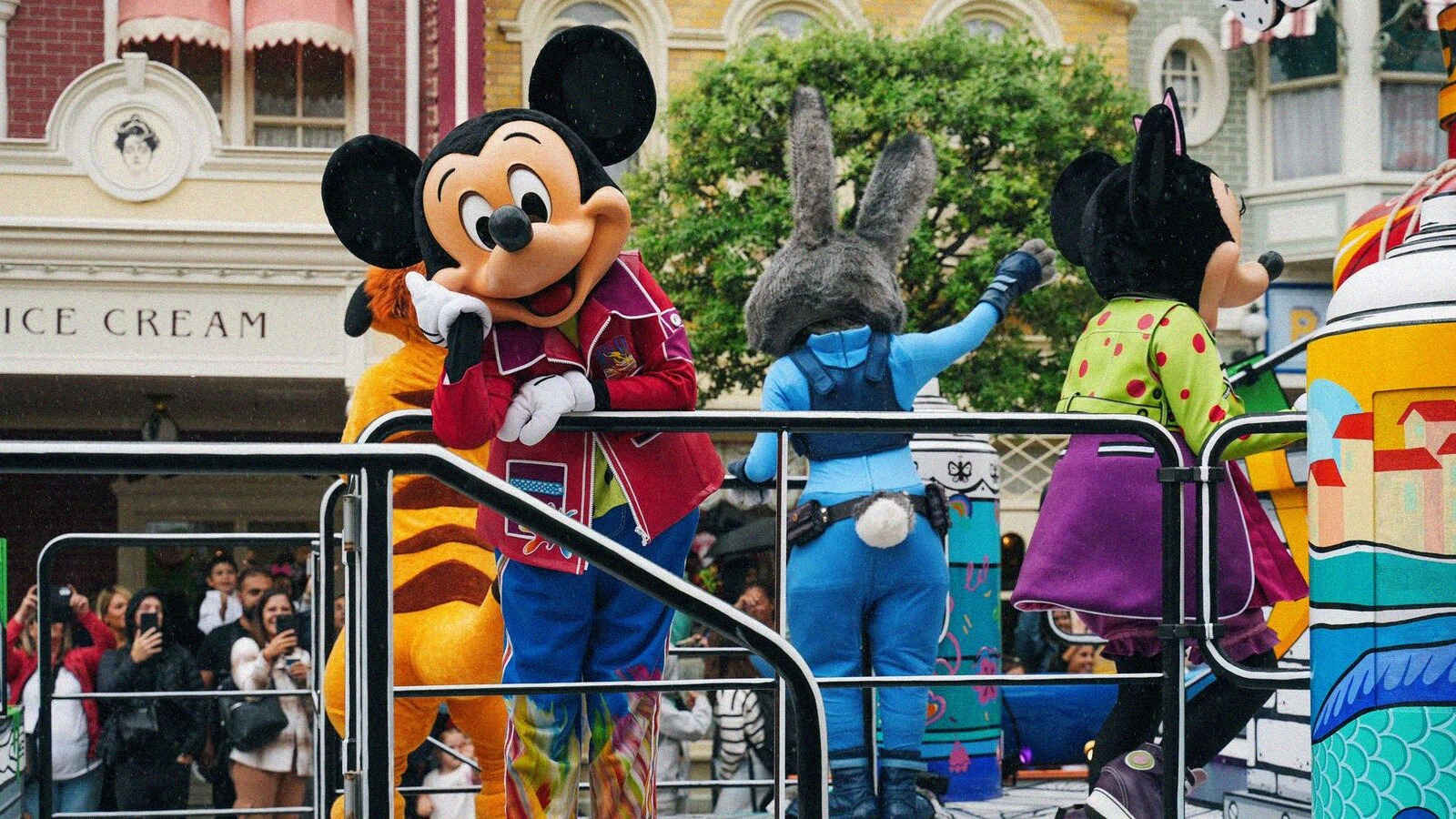 Disneyland paris prepare une nouvelle parade de jour pour