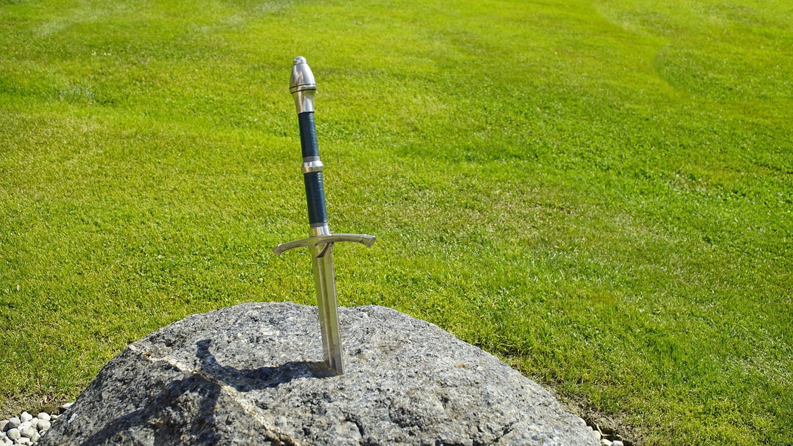 L epee du roi arthur au puy du fou nouveaute tarifs des